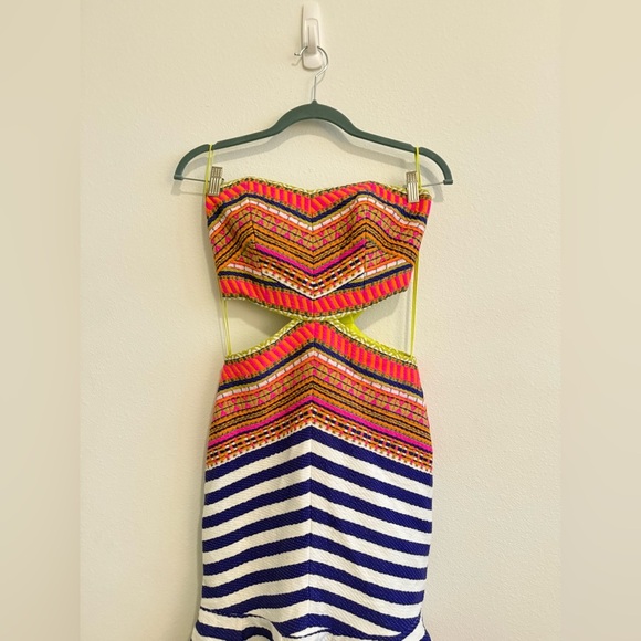 Alexis
2016 Yulia Cutout Dress - Picture 3 of 7